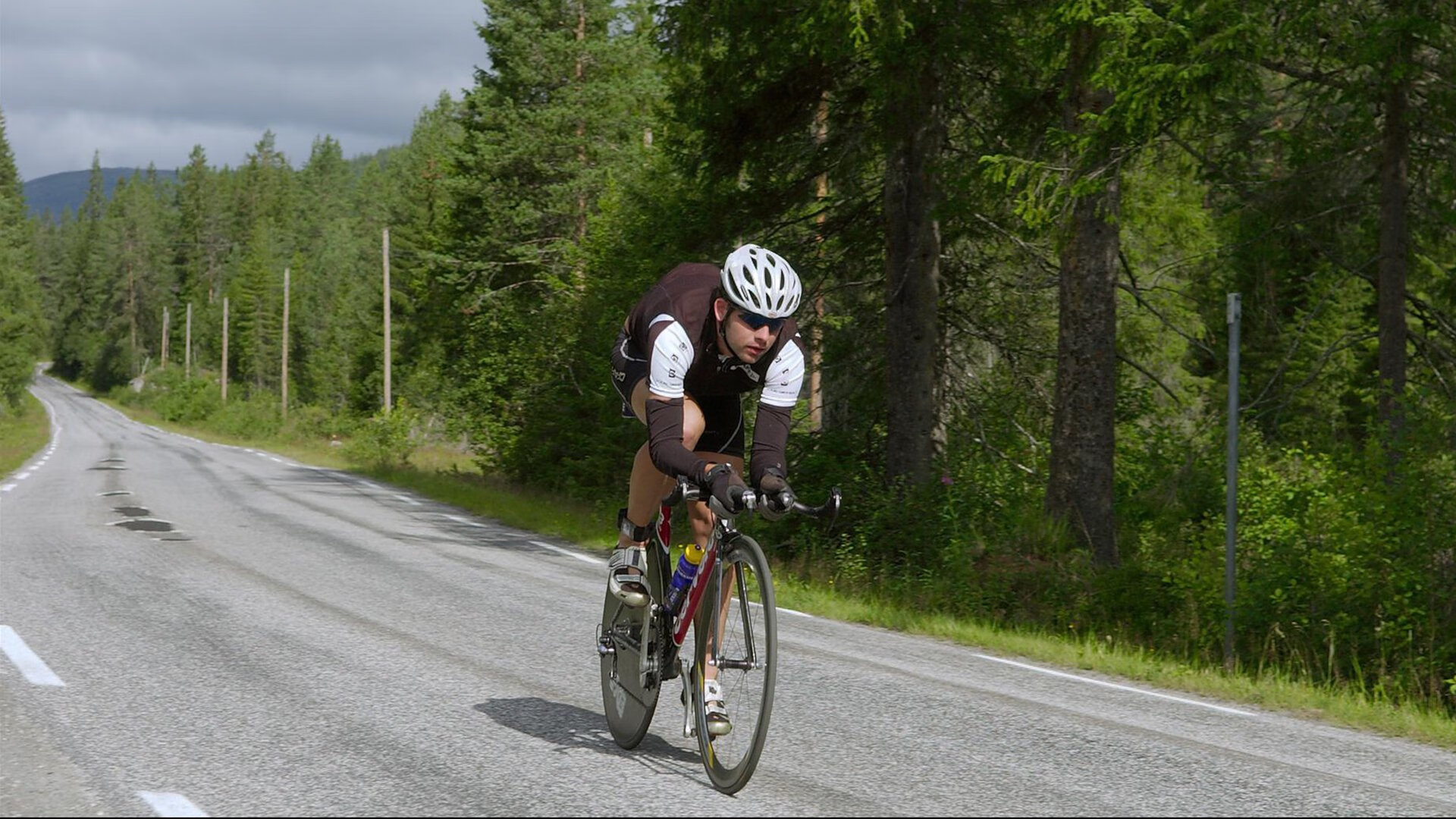 “宽板滑水：马鞍山赛场成为全球水上运动新地标”